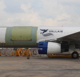 Airbus A321 von Vallair beim Umbau zum Frachter: Neuer Wettbewerber.