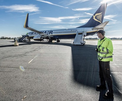 Boeing 737 von Ryanair: Die Billigairline fliegt neu nach Albanien.