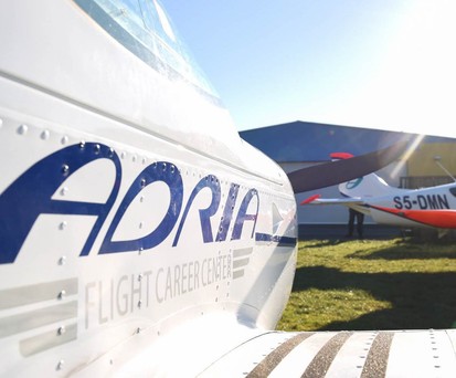 Schulflugzeuge der ehemaligen Adria Airways: Flugschule für 7500 Euro verkauft.