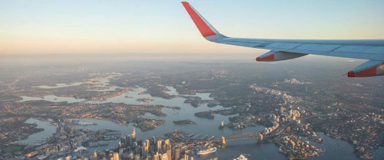 Blick aus einem Flieger von Jetstar auf Sydney: Mit dem A321 LR nonstop nach Bali.