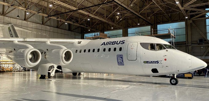 Eine BAE-146 als Testflugzeug: An diesem Flieger sollte der E-Antrieb von Siemens getestet werden. Zu einem Flug kam es nicht.