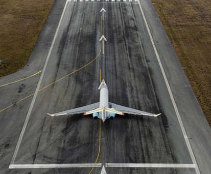 Bombardier Global 8000 am Flughafen Salzburg: Kurzer Besuch.