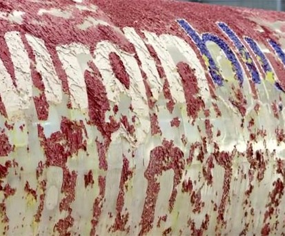 So kommt die Farbe vom Flugzeug ab