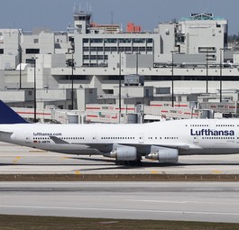 Lufthansas Boeing 747-400 mit dem Kennzeichen D-ABTK (Archivbild): Soll bald in Teruel landen.