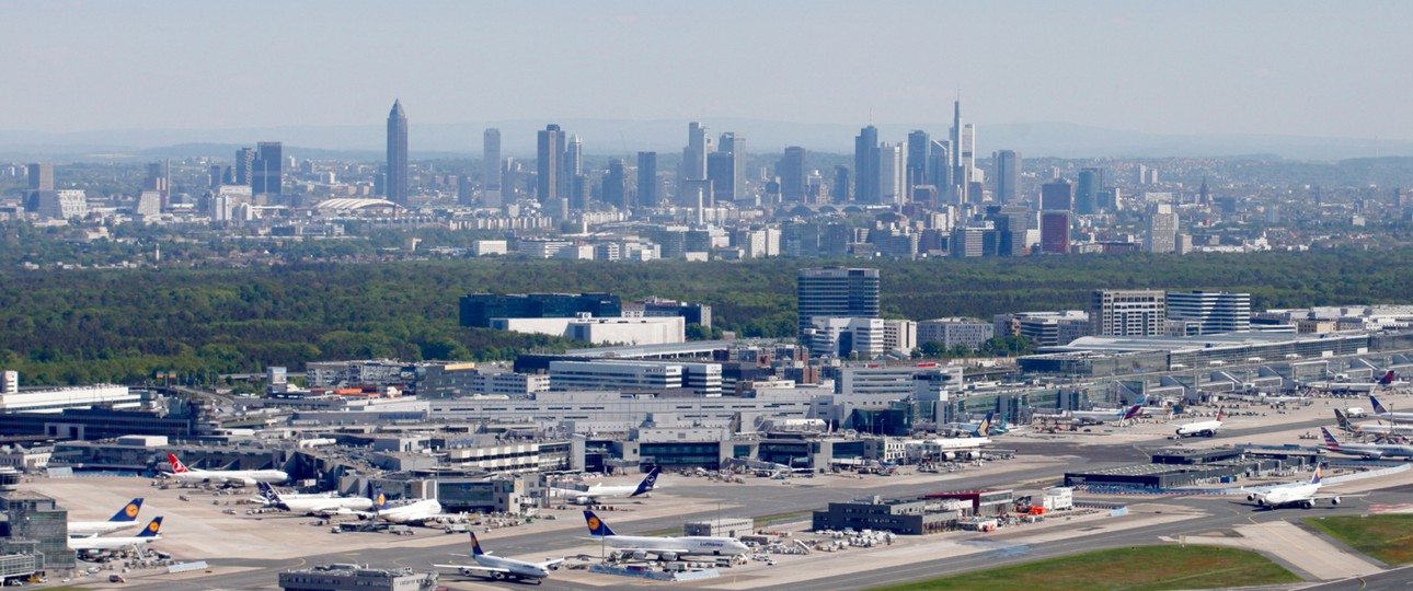 Deutschlands größer Flughafen in Frankfurt: Künftig in der Pflicht, Unterkünfte bereitzustellen?