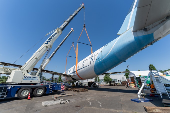 Der Airbus wurde im Juni von seinem Platz gehoben