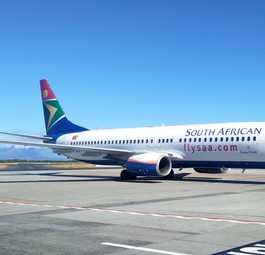 Die Boeing 737 mit de dem Kennzeichen TC-SEZ: Außen sieht sie mehrheitlich nach South African Airways aus.