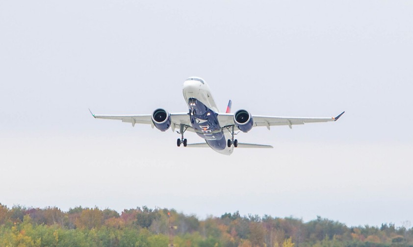 Airbus A220 von Delta: Fluggesellschaften müssen die Läschsysteme in den Jets überprüfen. 