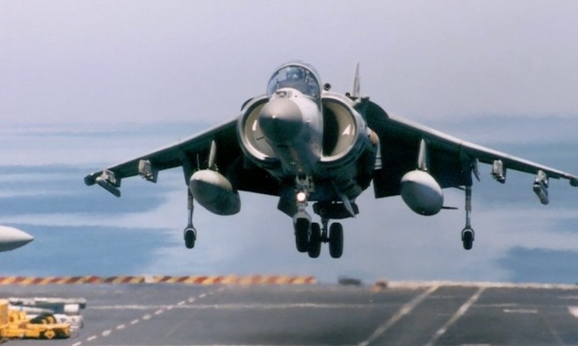 Herrscher der Meere: Die Hawker Siddeley Sea Harrier macht Flugzeugträgern das Leben leichter.