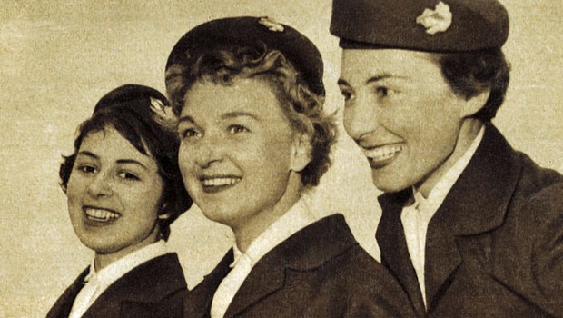 Die Geschichte von Austrian Airlines begann 1923 als Ölag – Österreichische Luftverkehrs AG. Sie entwickelte sich bald zur viertgrößten Fluggesellschaft Europas. Nach der Besetzung Österreichs 1938 mußte die Ölag den Betrieb einstellen.