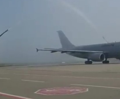 Der Airbus A310 mit dem Kennzeichen 10+23 wurde am Morgen des 3. September 2021 in Hannover mit Wasserfontänen verabschiedet: Nun wird er ein Restuarant.