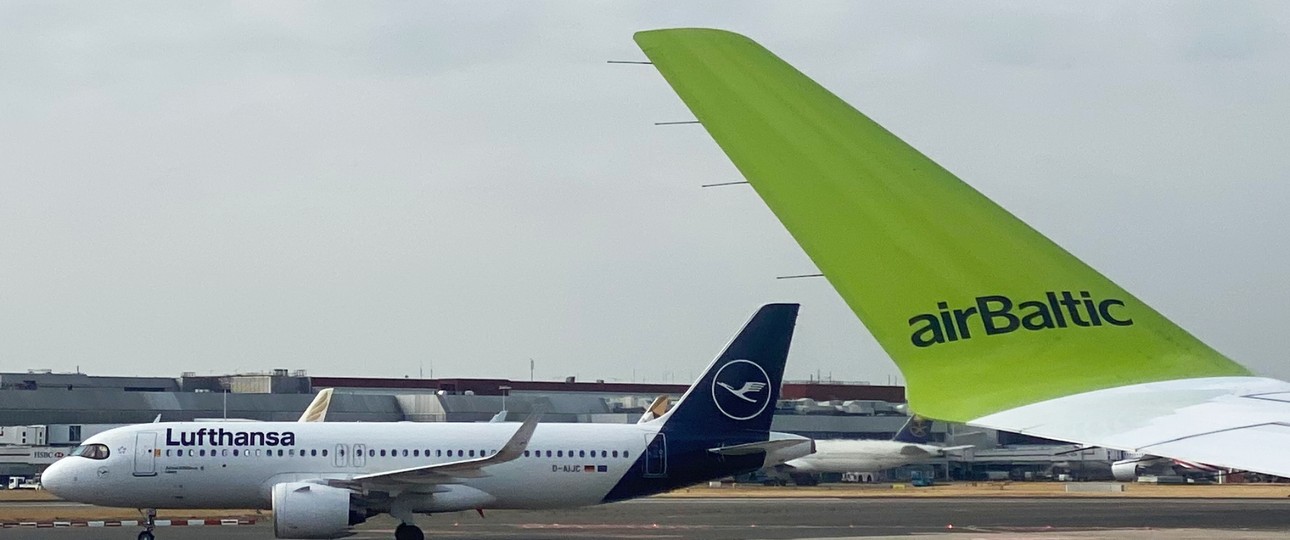 Airbus A320 Neo von Lufthansa und A220- Flügelspitze von Air Baltic: Unterstützung.