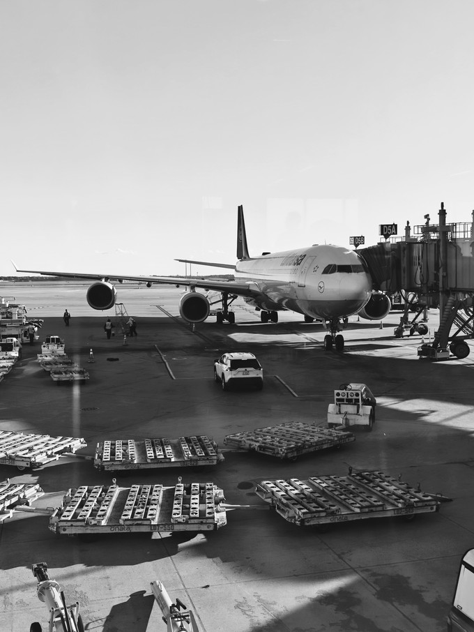 Nicht nur für Pilotinnen und Piloten, Kabinencrews und Reisende geht eine Ära zu Ende, ...  