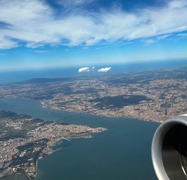 Blick aus einem Airbus A330 Neo von Tap auf Lissabon: Nun ist klar, wie die Privatisierung umgesetzt wird.