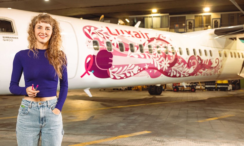 Künstlerin Lisa Junius schuf die neueste Sonderlackierung für Luxair.