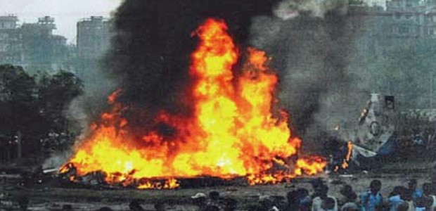 Das Flugzeug ging in Flammen auf: Absturz kurz nach dem Start.