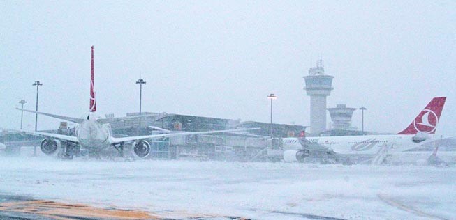 Am Flughafen Atatürk fielen Hunderte Flüge aus.