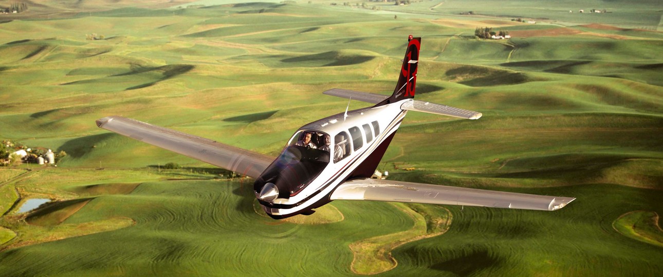 Beechcraft Bonanza: Welcher Flugplatz bietet was? Da will Airfield Directory helfen.