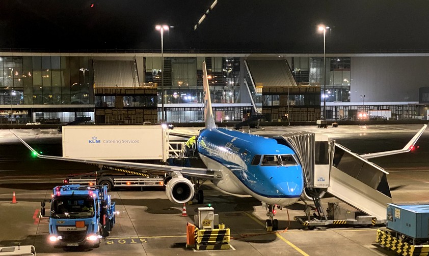 Umsteigen von der Lang- auf die Kurzstrecke in Amsterdam: Viele Flieger, viele Ziele.