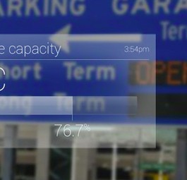 Bei der Ankunft am Abflug-Flughafen zeigt die Google-Brille, in welcher Garage noch Platz ist.