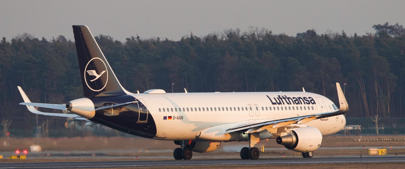 Flugzeug von Lufthansa: Die meisten werden am Donnerstag und Freitag am Boden bleiben.