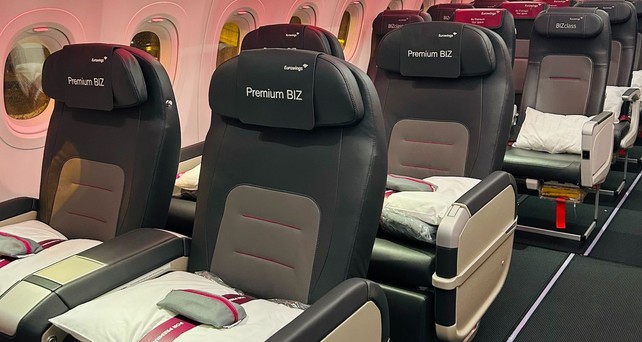 Business Class mit 2-2-Bestuhlung bei Eurowings: Gibt es künftig in acht Flugzeugen.