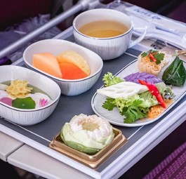 Essen an Bord von Thai Airways: Auf Inlandsrouten gestrichen.