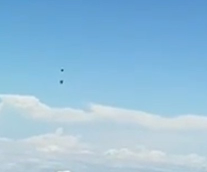 Treffen sich ein Ballon und ein Flugzeug auf 37.000 Fuß...