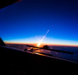 Blick aus dem Cockpit: Manchmal ist es besser, wie geplant weiterzufliegen, wenn beim Cockpitpersonal jemand ausfällt.