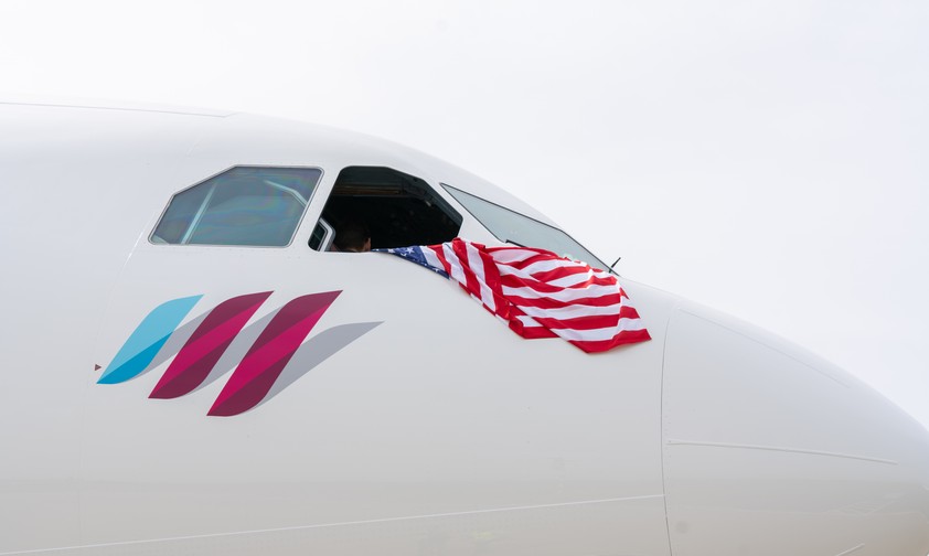 Eurowings-Cockpit mit USA-Flagge: Neue Ziele im Sommer 2020.
