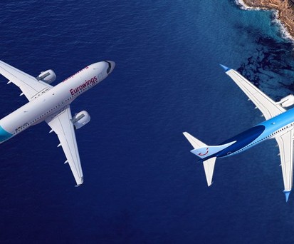 Flugzeuge von Eurowings und Tui über einer Küste (Montage): Urlaubsnachholfbedarf.