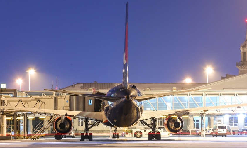 Boeing 767 von Azur Air: Gleich zwei der Jets hatten zuletzt Triebwerksprobleme.