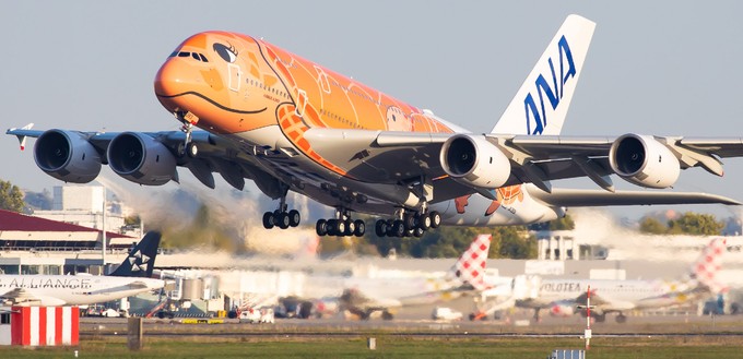 ANA All Nippon Airways betreibt nur drei Airbus A380 - doch hat einst 20 Boeing 777X geordert. Zwei der bestellten Passagierjets wandelte die japanische Fluggesellschaft später um in Frachter vom Typ 777-8 F.