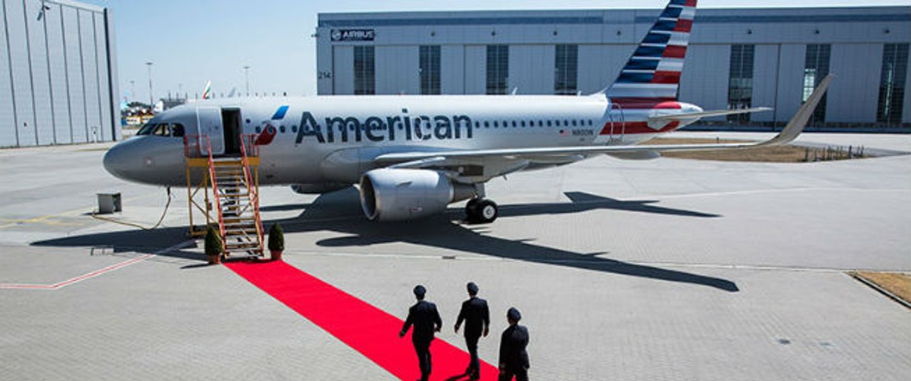 American-Airlines-Jet: Rollt die Airline bald auch den roten Teppich für die Stars aus?