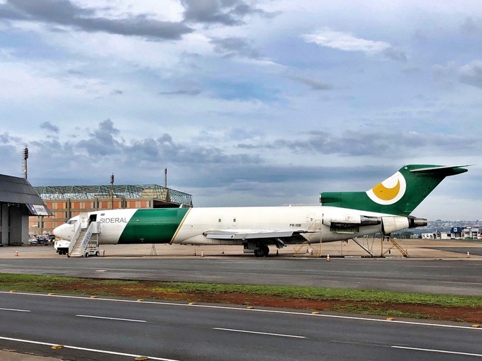 Die brasilianische Sideral ist eine der Fluglinien, welche die 727 noch als Frachter nutzt.