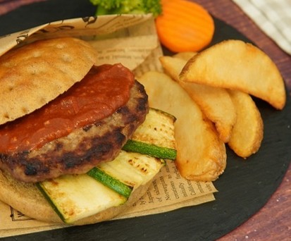 Der Burger von Zipair: Die Grillen sind in Pulverform verarbeitet.