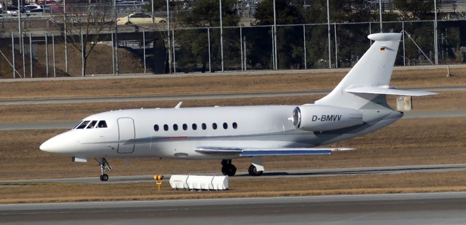 ...und eine Dassault Falcon 2000EX mit dem Kennzeichen D-BMVV.