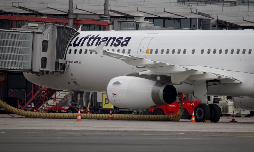 lufthansa airbus a321 200 de