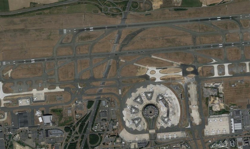 Pisten 09L und 09R des Flughafens Paris-Charles de Gaulle: Es war knapp.