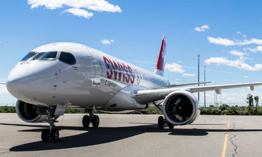 CS100 in Swiss-Farben: Schnittiges Design, volle Kabine.