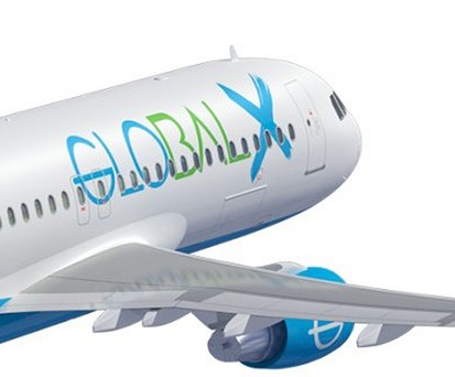 Flieger in den Farben von Global Crossing Airlines: Zusammenschluss.