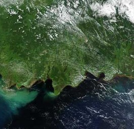 Die Insel Belitung und Borneo (rechts): Die Suche wird auf den Westen der großen Insel ausgeweitet.