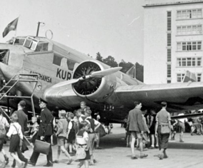 Die Landung einer Junkers Ju 52 markierte am 8. Juli 1936 den offiziellen Betriebsbeginn des Flug- und Luftschiffhafens Rhein-Main.
