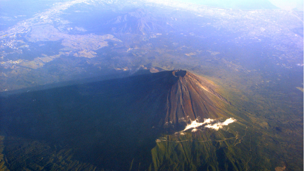 Platz 10: Mount Fuji. Eine unverständliche Wahl. Der höchste Berg Japans, der sich über das sonst so flache Land erhebt, hat nach Meinung der Redaktion alles, aber nicht den letzten Platz im Ranking verdient.