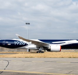 Airbus A350-1000 in Lufthansa-Lackierung: Er wird die Registrierung D-AIFA tragen. 