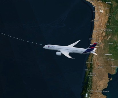 Dreamliner von Latam und die Route nach Rapa Nui: eine Insel, weit Weg vom Festland.