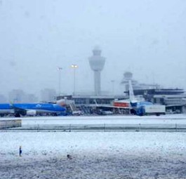 Flughafen Amsterdam Schiphol: Hunderte Flüge fielen aus.
