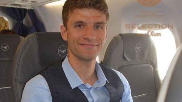 Die Lufthansa fliegt den FC Bayern zu allen Partien. Im Gegenzug wirbt sie unter anderem mit den Spielern des deutschen Rekordmeisters. Außerdem unterstützt die deutsche Fluglinie auch Eintracht Frankfurt.