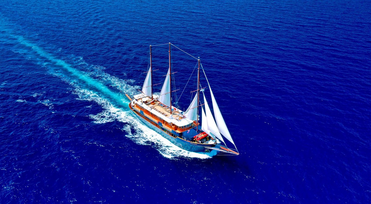 MS-Galileo lief 1992 als Zweimaster vom Stapel.