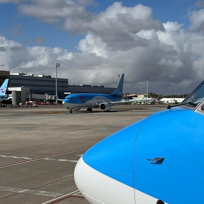 Tuifly-Flugzeuge am Flughafen Las Palmas: Die Airline soll künftig mehr sein als nur der Hotelzubringer.